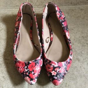 Express flora flats